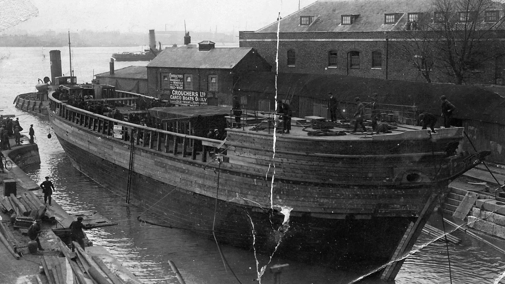 <p>History of RRS Discovery</p>
