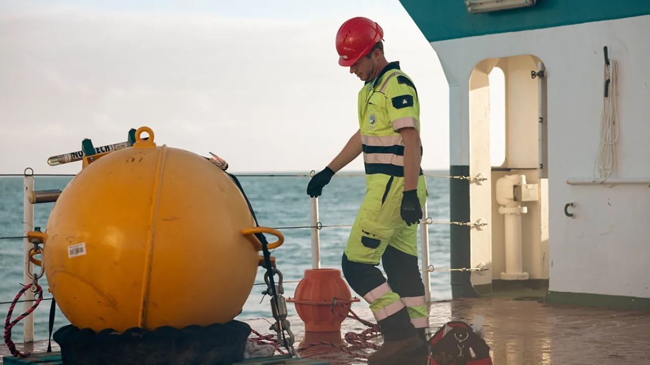 RAPID expedition. Buoy on ship